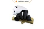 Grand panda sur branche en papier 3D