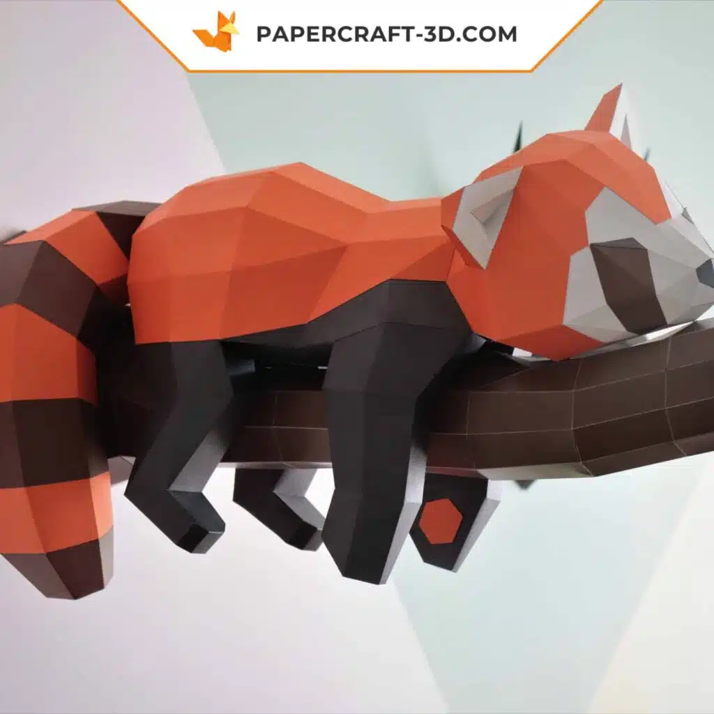 Papercraft panda roux mural sur sa branche en origami 3D