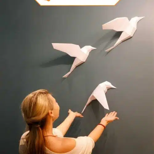 Papercraft von Vögeln im 3D-Origami