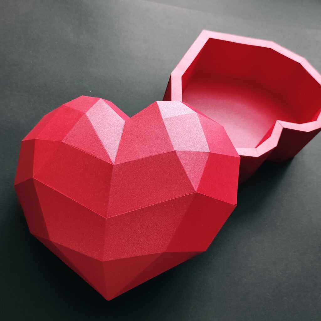 Papercraft de boîte cœur en origami