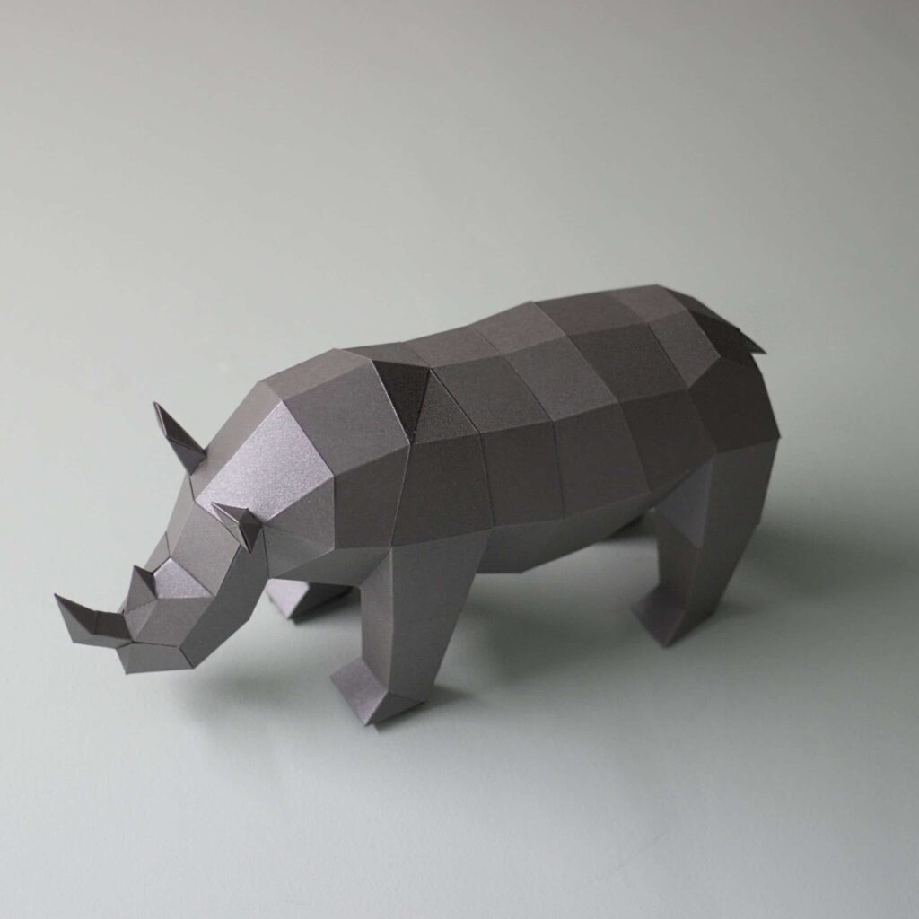 Papercraft de petit rhinocéros africain en origami 3D