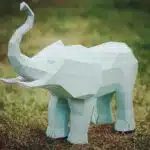 Papercraft d'éléphant qui barrit en origami 3D