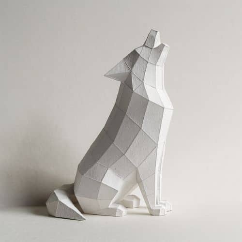 Papercraft de loup hurlant en origami 3D
