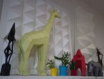 Papercraft de girafa africana em origami 3D