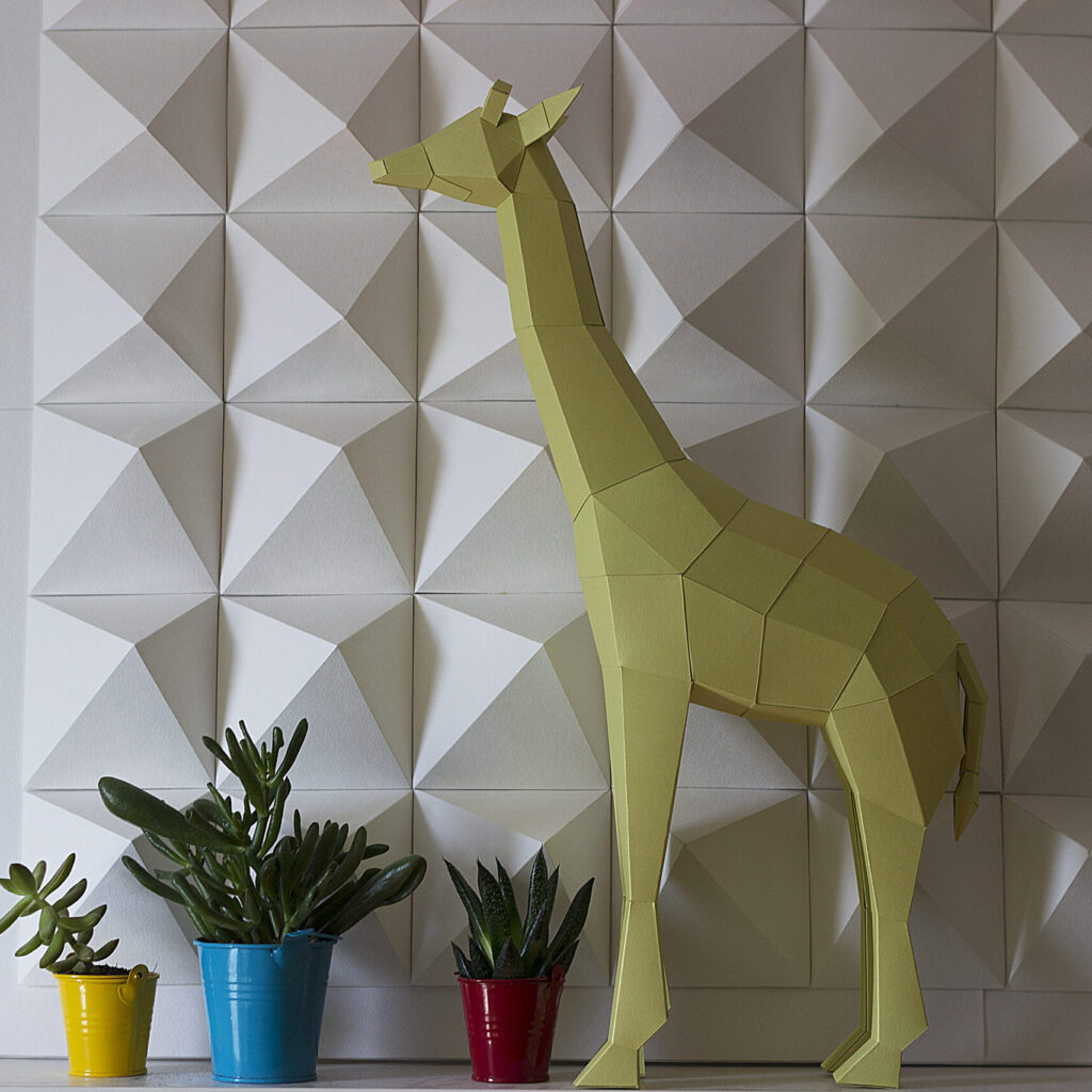 Papercraft d'installation pyramide en origami