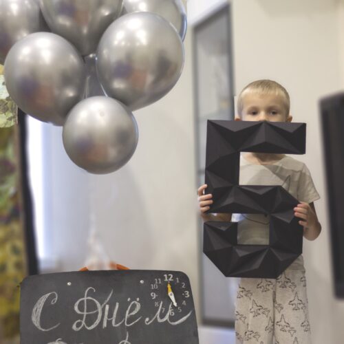 Chiffre 5 en papercraft 3D – modèle PDF à imprimer pour anniversaire et décoration