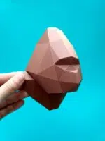 Petit trophée tête de gorille en papercraft 3D pour enfants