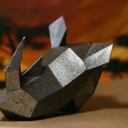 Petit trophée tête de rhinocéros en papercraft 3D – modèle enfant