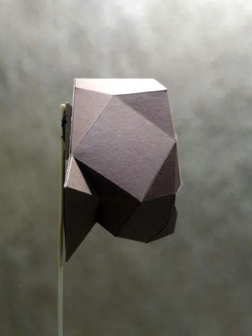 Petit trophée tête de gorille en papercraft 3D pour enfants