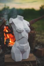 Papercraft weiblicher Körper in origami 3D