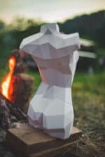 Papercraft weiblicher Körper in origami 3D