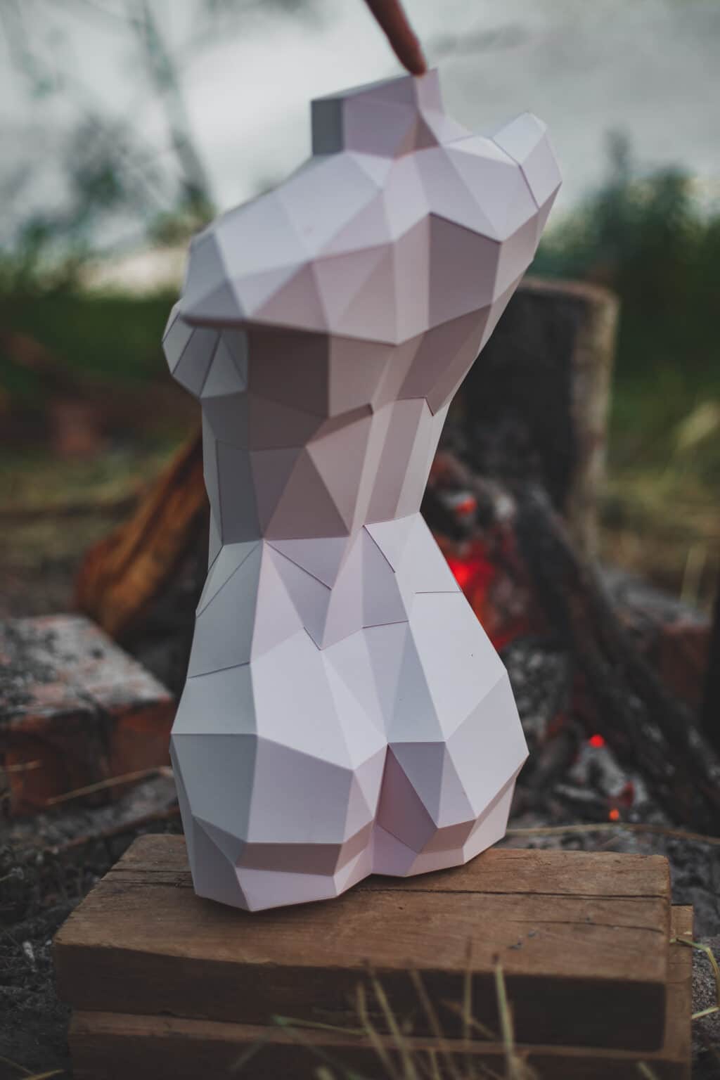 Papercraft de buste de femme en origami 3D Papercraft de buste de femme en origami 3D