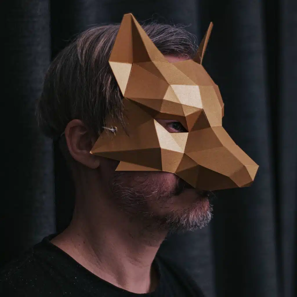 Papercraft de masque de renard en origami 3D