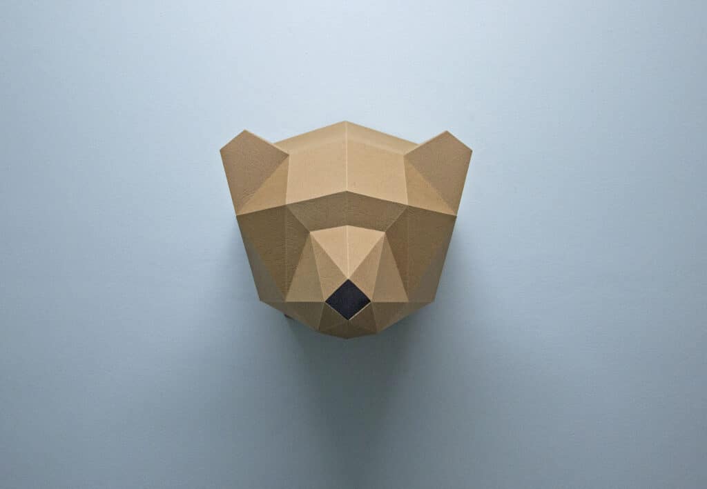 Papercraft de tête de trophée d'ours en origami 3D