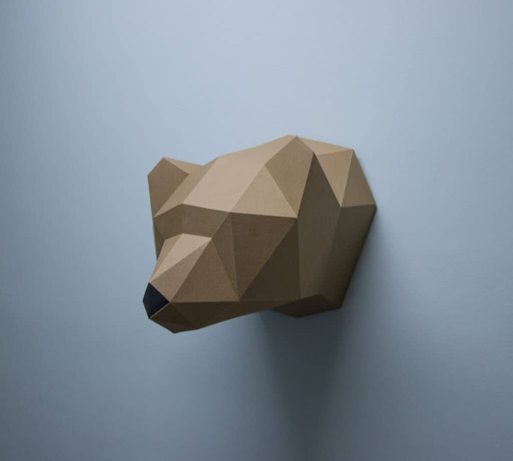 Papercraft de tête de trophée d'ours en origami 3D