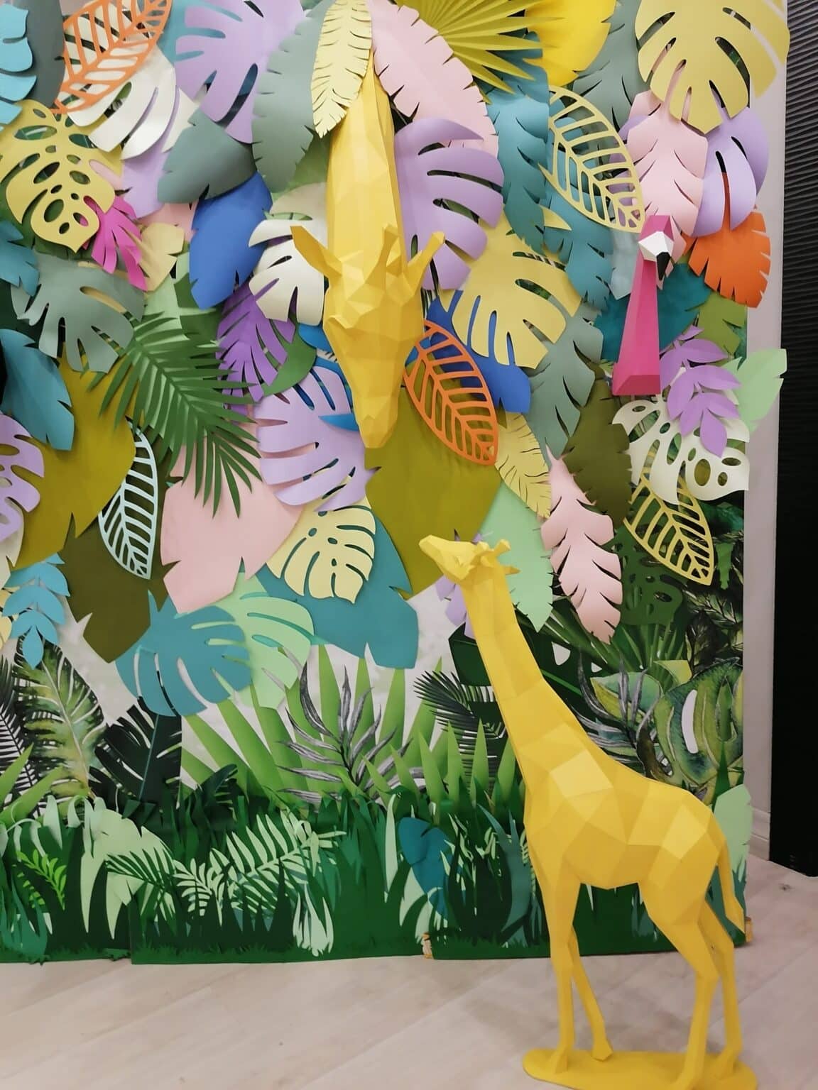 Papercraft of baby giraffe in 3D origami Papercraft of baby giraffe in 3D origami