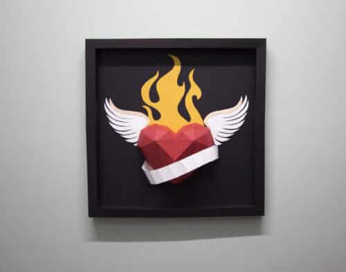Papercraft de coeur tatoué en cadre en origami 3D