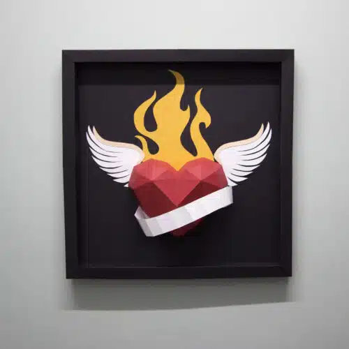 Papercraft de coeur tatoué en cadre en origami 3D