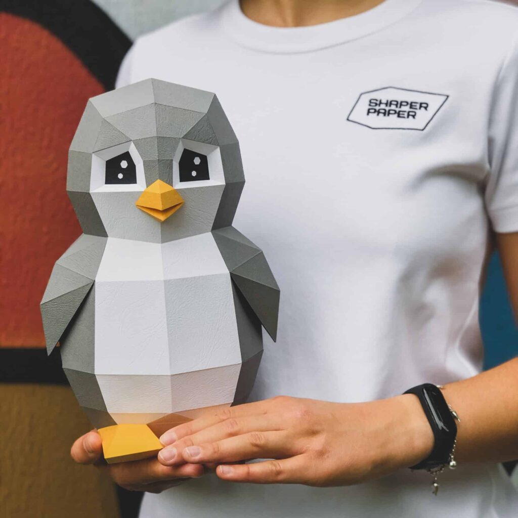 Papercraft de pingouin jouet en origami 3D