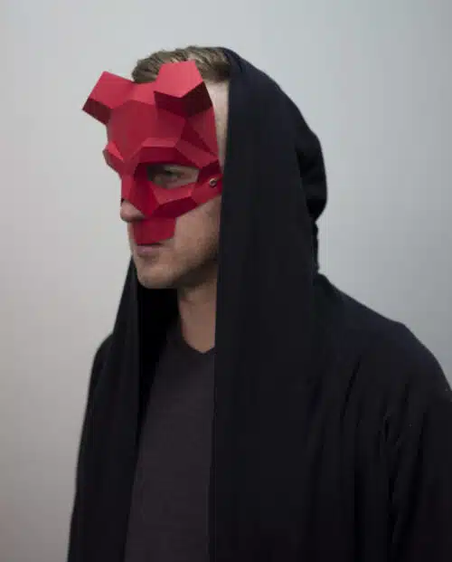 Papercraft de máscara de calavera con cuernos en origami 3D