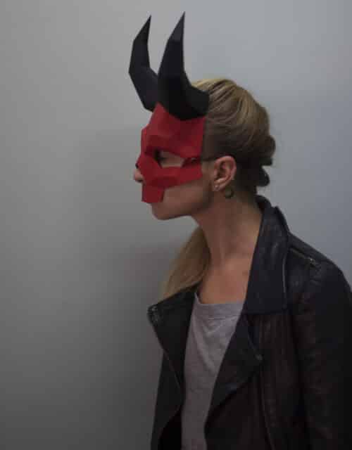 Papercraft Schädelmaske mit Hörnern für Halloween in Origami 3D