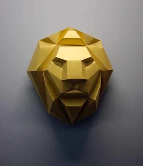 Papercraft de cabeça de leão em origami 3D