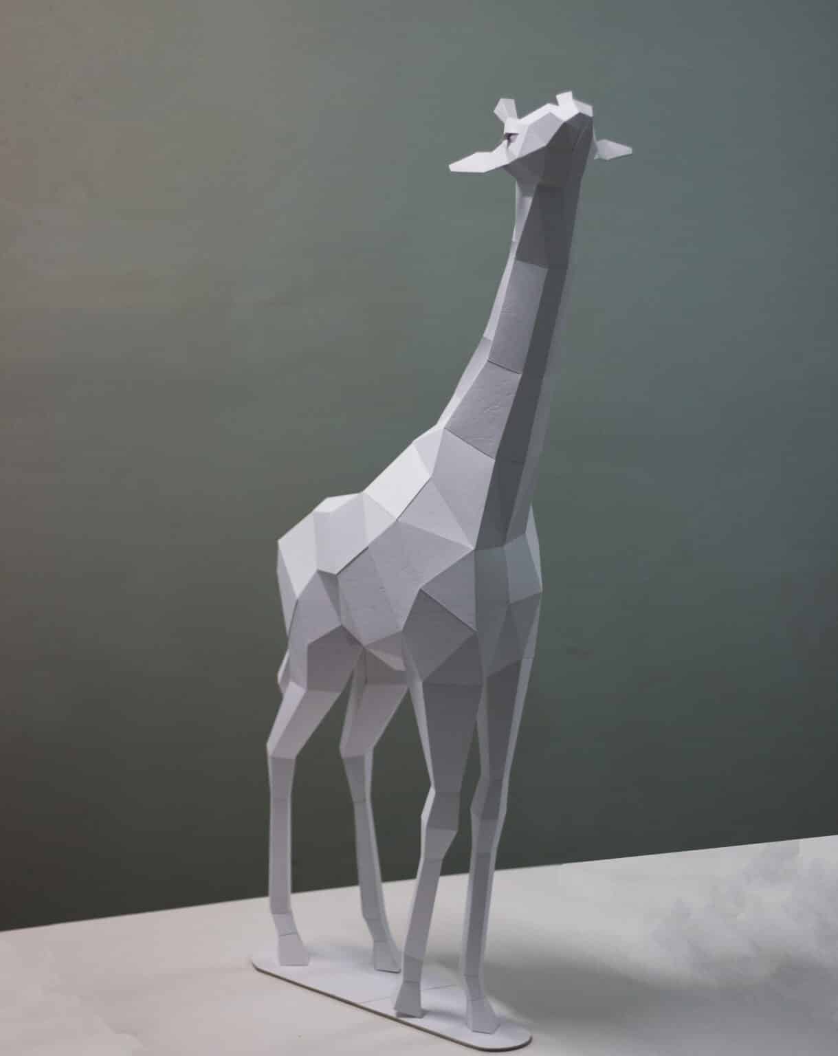 Papercraft of baby giraffe in 3D origami Papercraft of baby giraffe in 3D origami