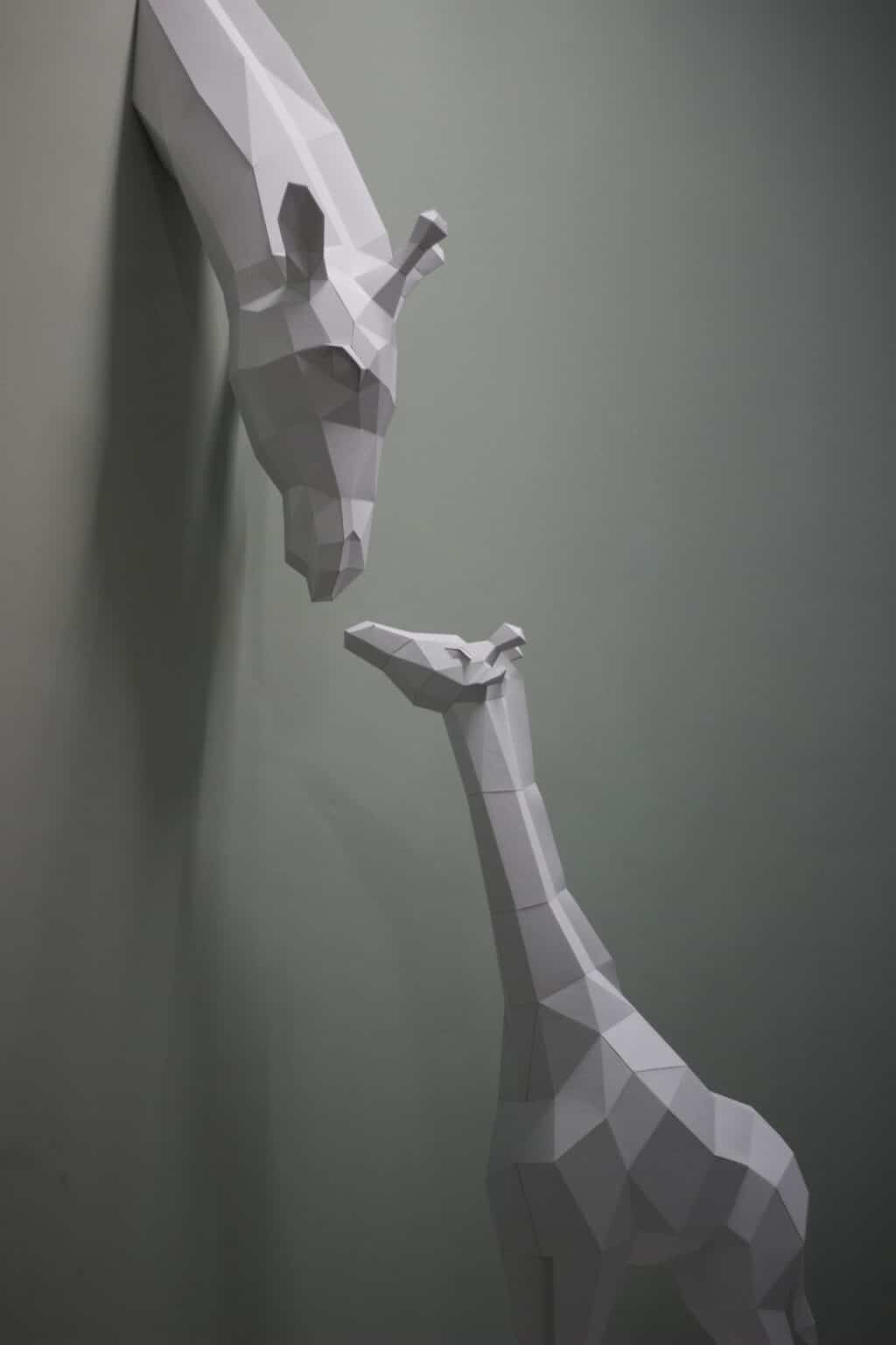Papercraft giraffe mother and baby in 3D origami