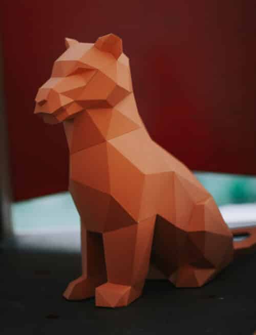 Papercraft di cucciolo di leone o tigre in origami 3D