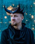 Papercraft horned crown in origami 3D