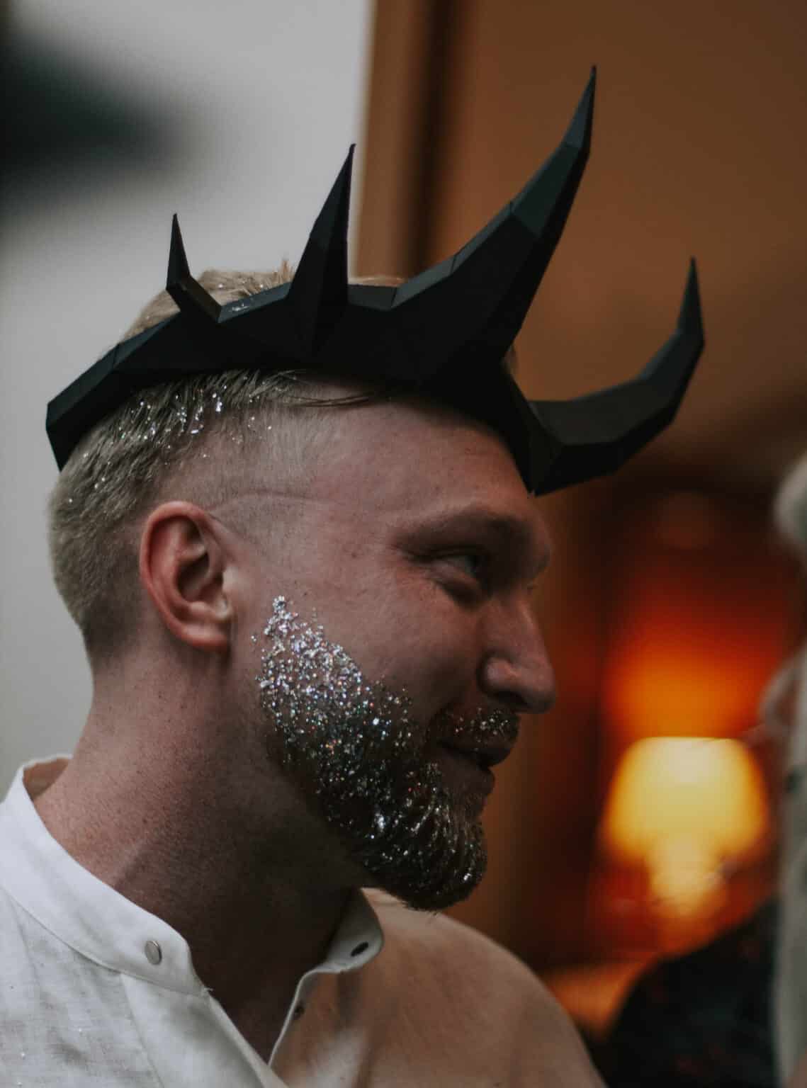 Papercraft de corona cornuda en origami 3D