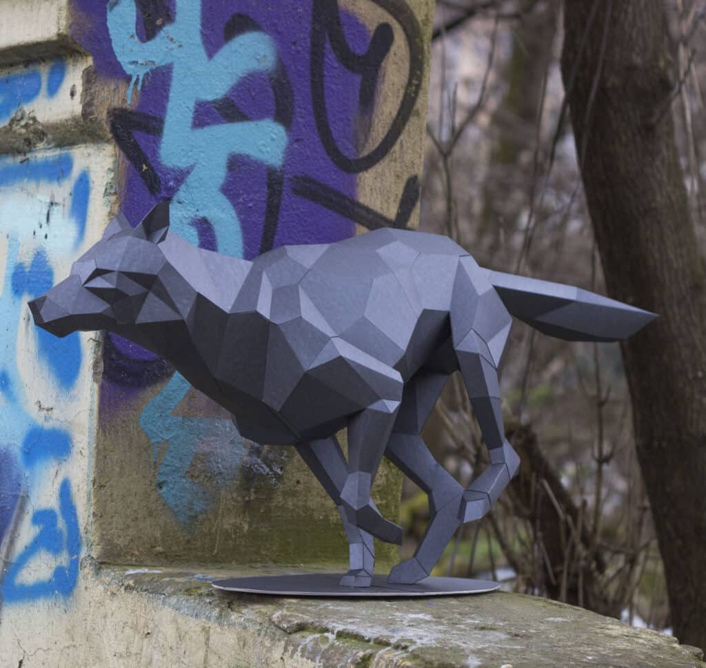 Loup en papercraft 3D à assembler Loup en papercraft 3D à assembler