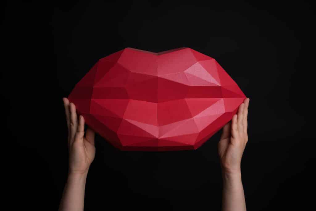 Papercraft de lèvres rouges en origami 3D Papercraft de lèvres rouges en origami 3D