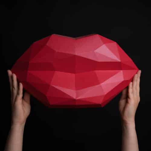 Lèvres rouges en papercraft 3D