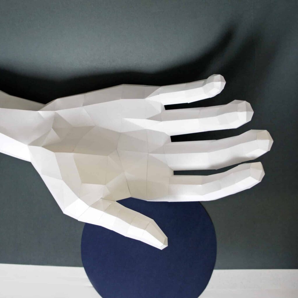 Sculpture main droite en papercraft 3D