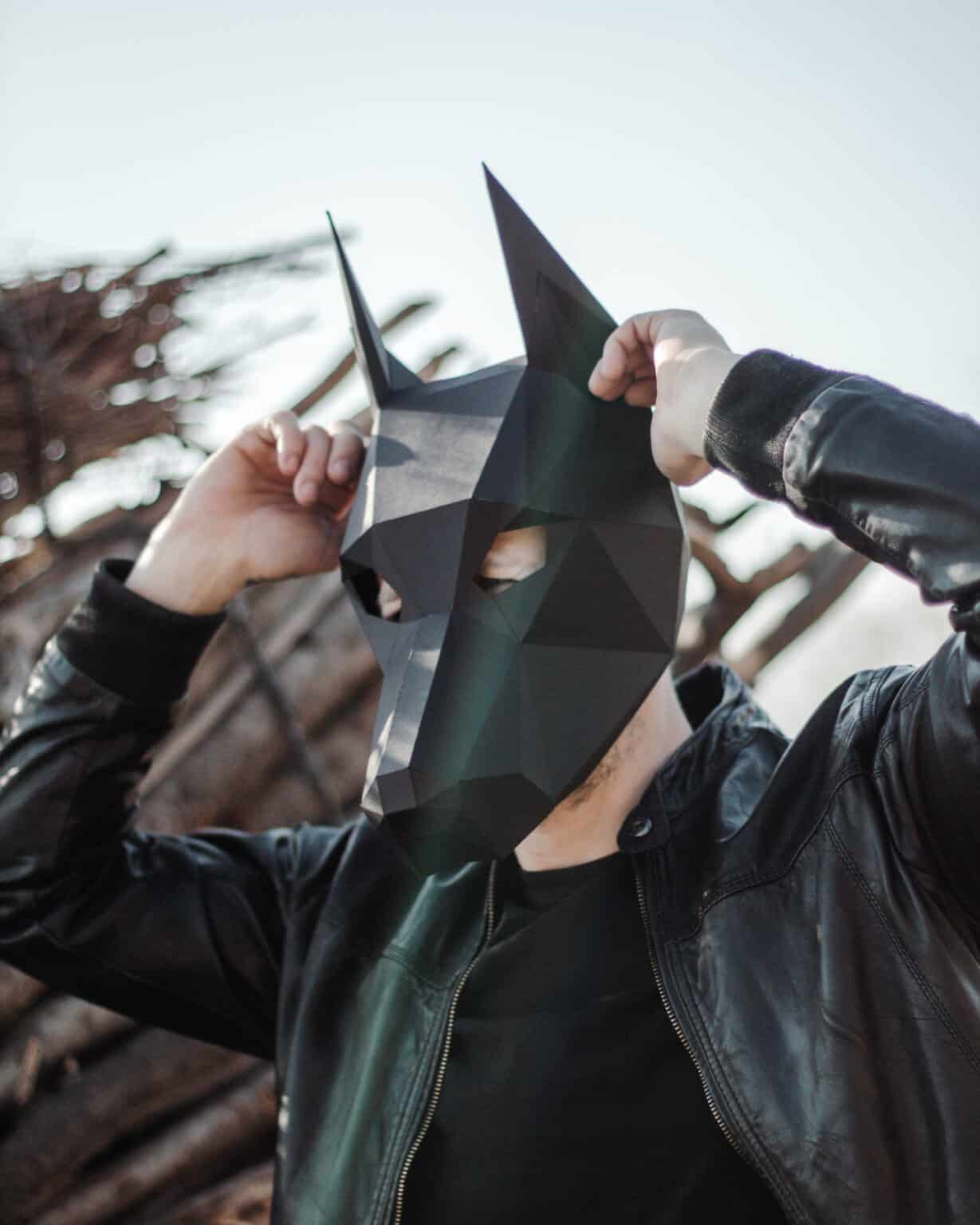 Papercraft Dobermann Helm Maske in Origami 3D Papercraft Dobermann Helm Maske in Origami 3D