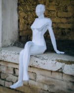 Femme assise en papercraft 3D