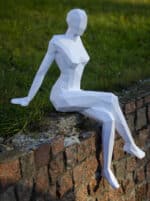 Femme assise en papercraft 3D