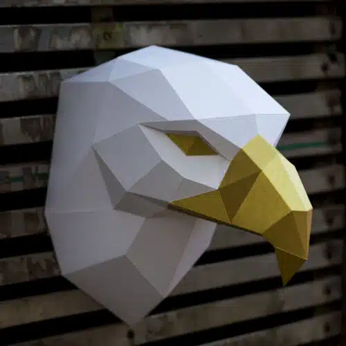 Sculpture tête d'aigle en papercraft 3D