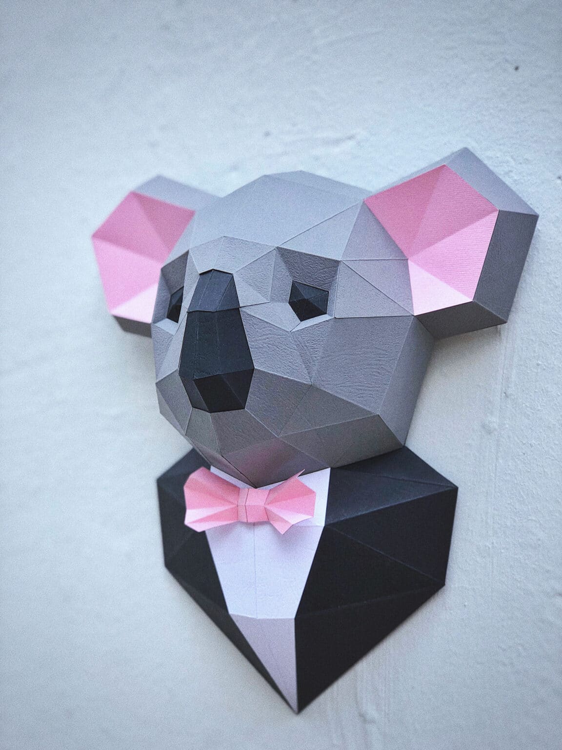 Papercraft de koala en costume en origami 3D Papercraft de koala en costume en origami 3D