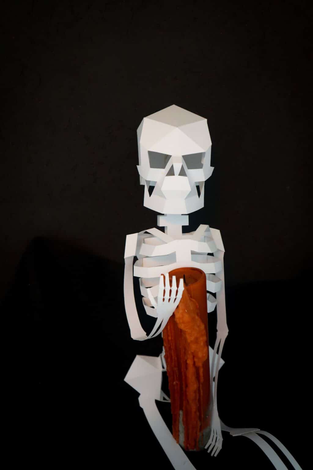 Papercraft squelette d'Halloween en origami 3D Papercraft squelette d'Halloween en origami 3D