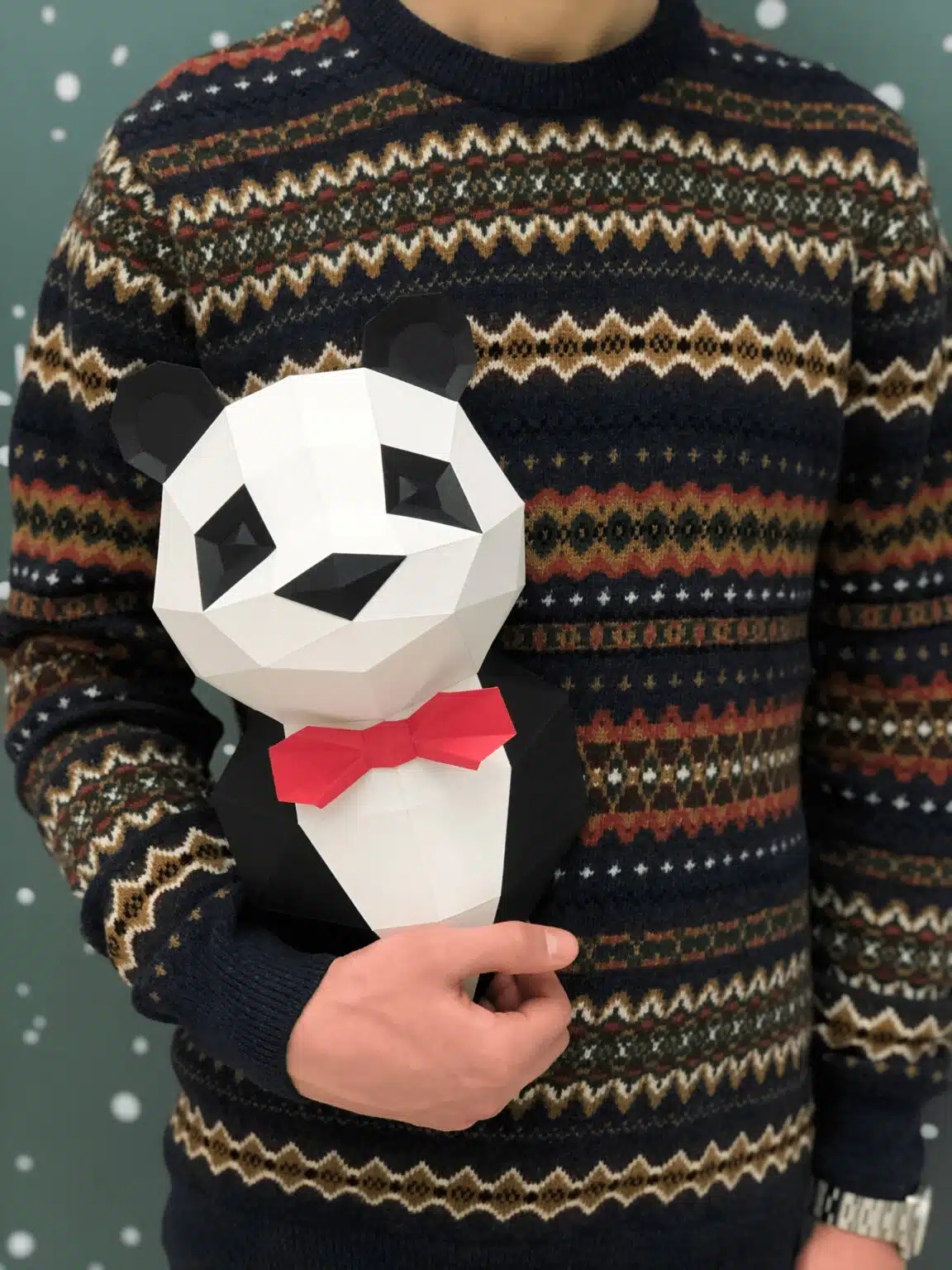 Papercraft eines Pandas im Anzug als Origami 3D