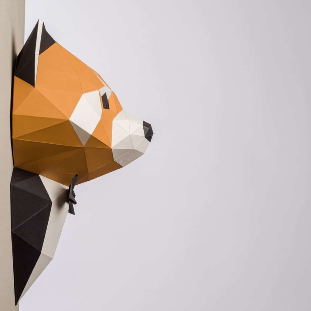 Papercraft de panda roux en costume en origami 3D Papercraft de panda roux en costume en origami 3D