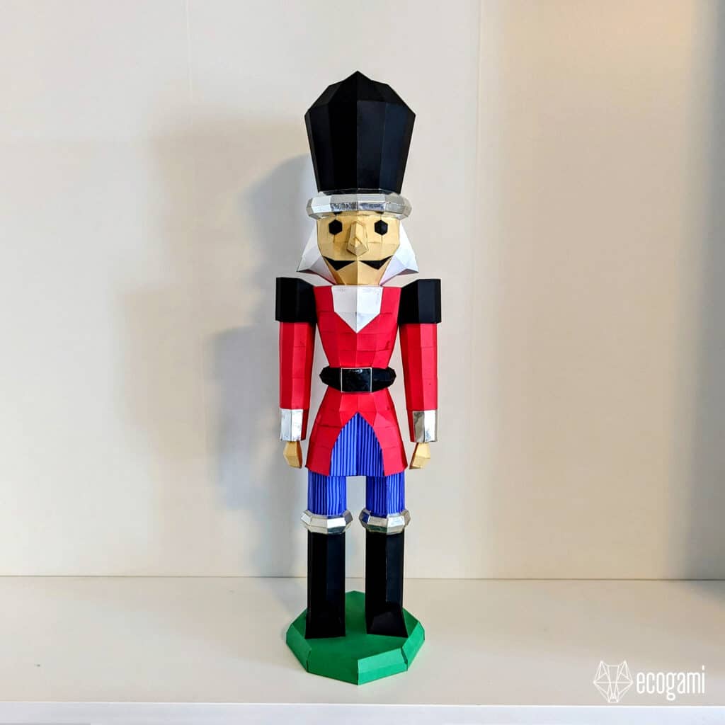 Papercraft casse-noisette de Noël en origami