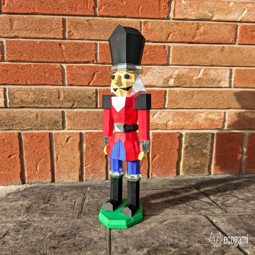 Papercraft casse-noisette de Noël en origami